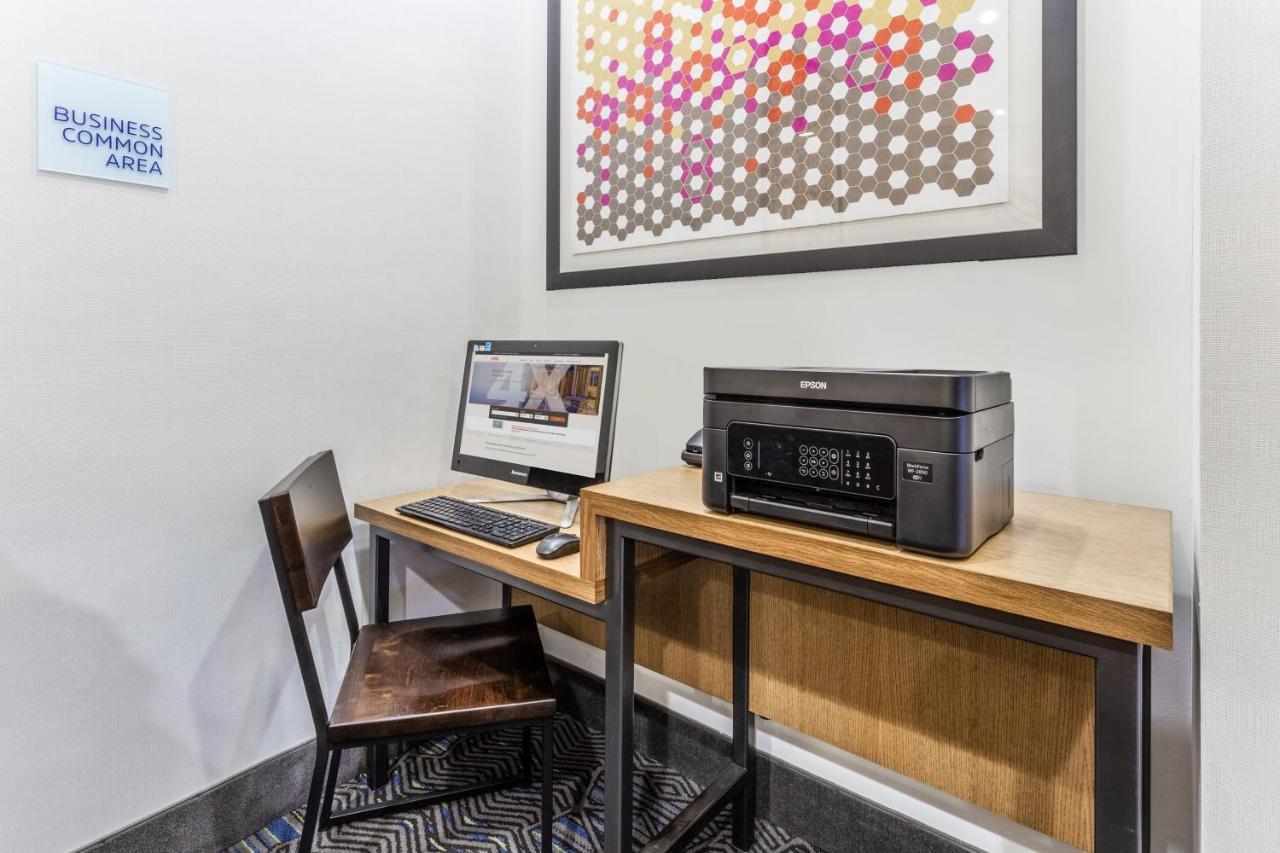 Express & - Poconos By Ihg Hotel