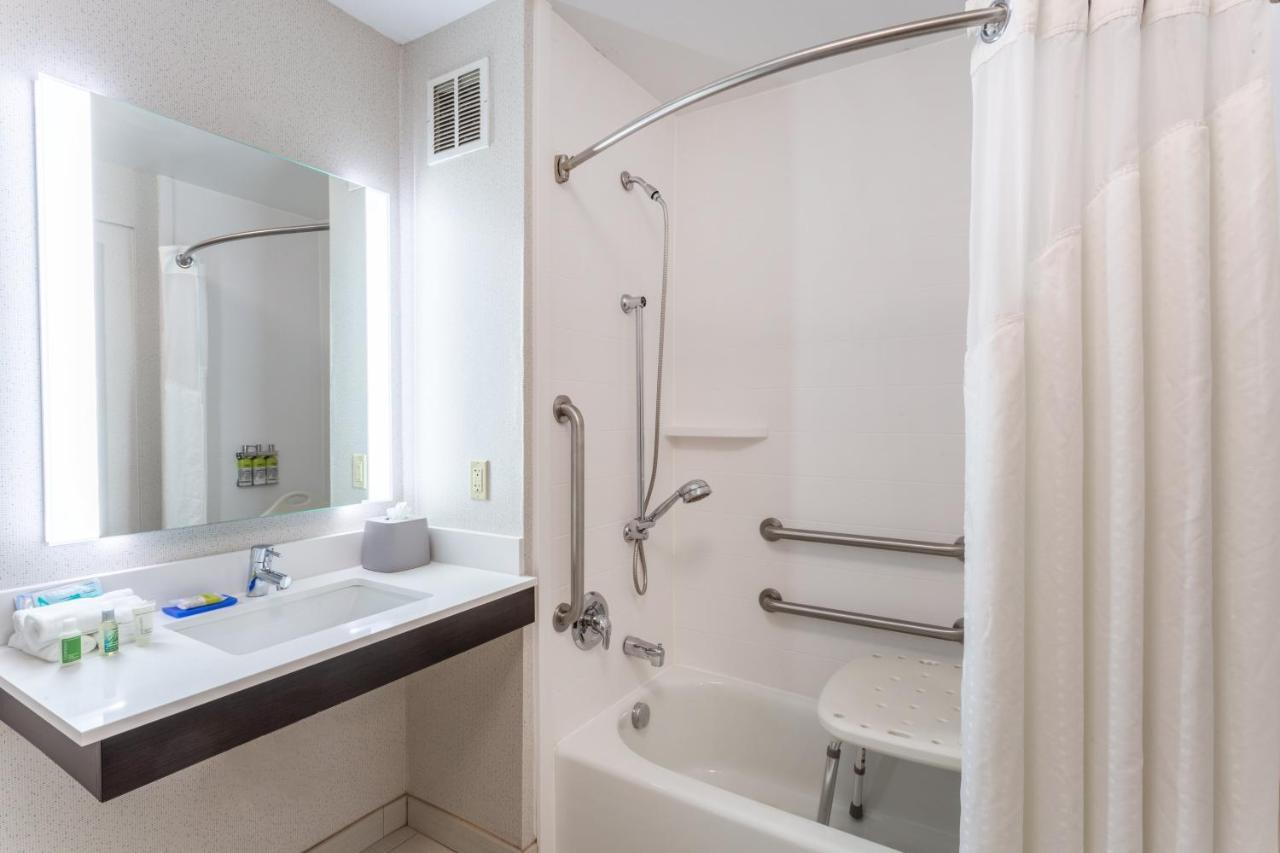 Hotel Express & - Poconos By Ihg