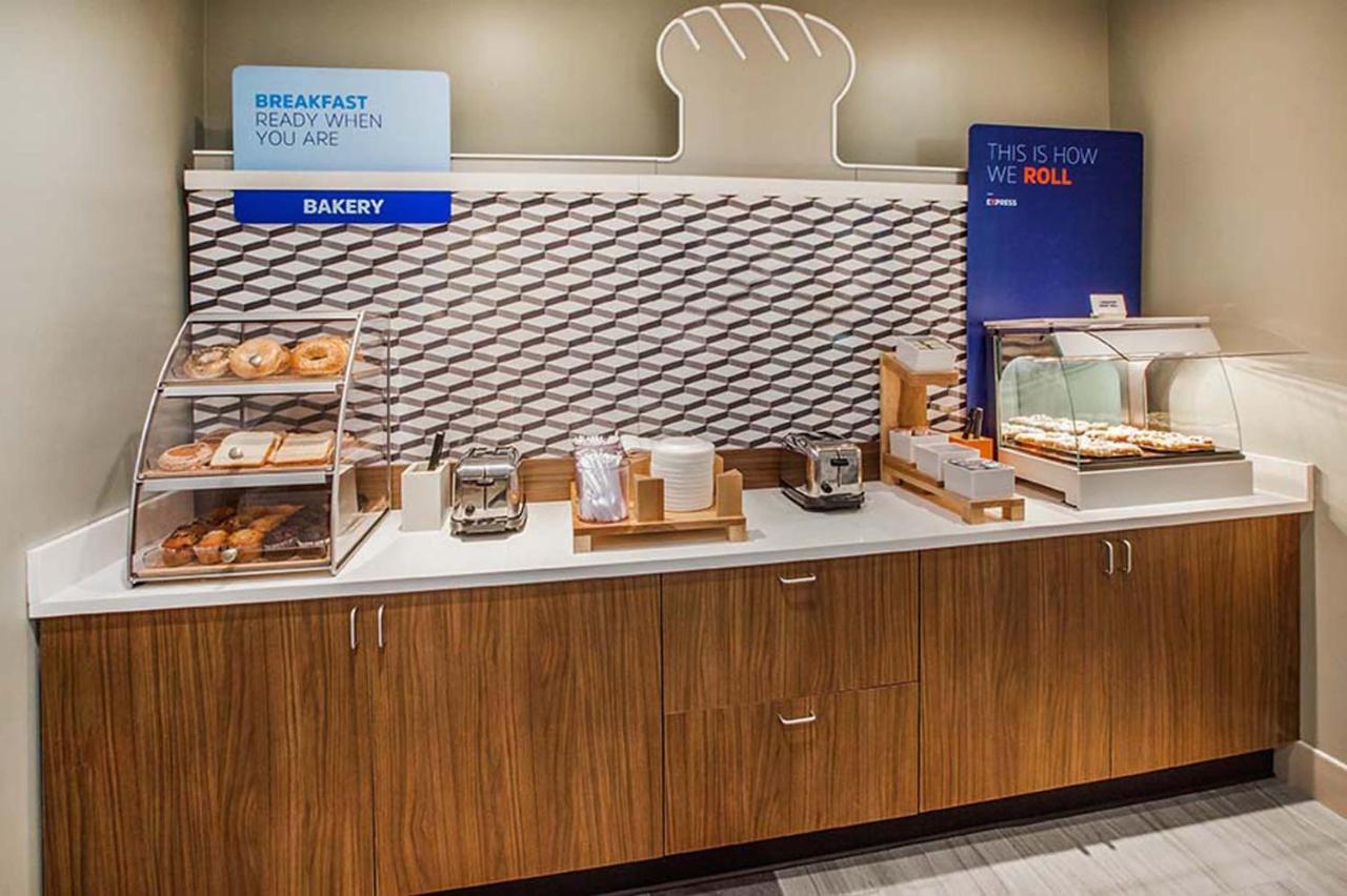 Express & - Poconos By Ihg 2*