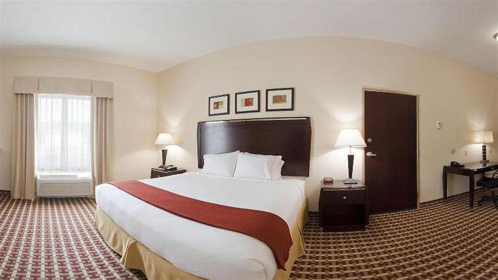 Express & - Poconos By Ihg Hotel