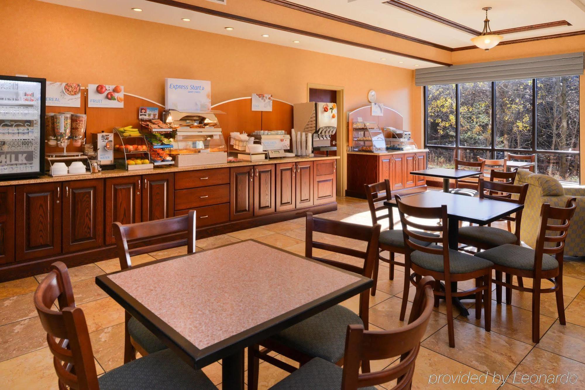 Hotel Express & - Poconos By Ihg